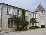 2009-04-Nieulle-sur-Seudre-France17-townhall&PostOffice