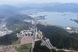 2020从空中观看淳安县城及千岛湖