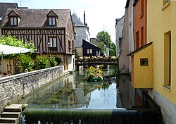 Montargis-canal-France